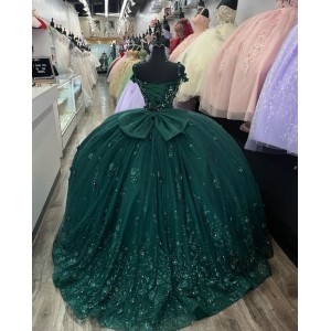 Spaghetti Strap Green Quince Dresses Lace Appliques 15 Dress Sweetheart Neck Ball Gown