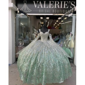 Bell Sleeves Green On White Quinceanera Dress Sweetheart Neck 15 Dresses Metallic Sequin Ball Gown With Bow