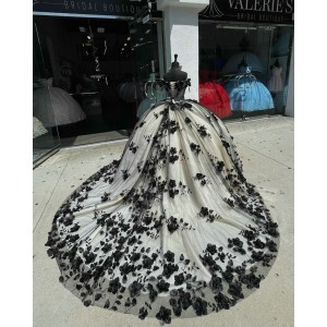 Of The Shoulder Black Quinceanera Dress Sweetheart Neck  Ball Gown With Three Dimensional Flowers 15 Dresses