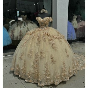 Off Shoulder Champagne Quince Dress Sweetheart Neck Ball Gown Crystal 15 Dresses With 3D Floral Appliques