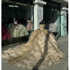 Off Shoulder Champagne Quinceanera Dresses Sweetheart Ball Gown Metallic Sequin 15 Dress