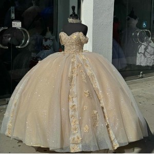 Off Shoulder Champagne Quinceanera Dresses Sweetheart Neck Ball Gown 15 Dress With 3D Floral Appliques