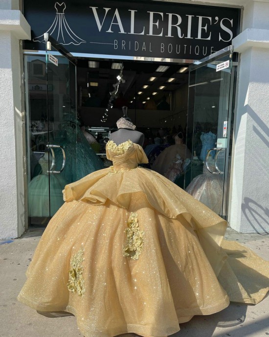 Off Shoulder Gold Quinceanera Dress Sweetheart Neck 15 Dresses With 3D Floral Appliques