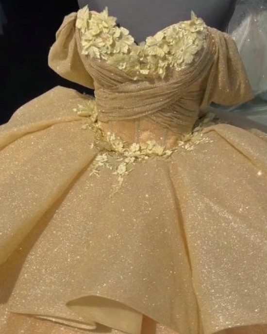 Off Shoulder Gold Quinceanera Dress Sweetheart Neck 15 Dresses With 3D Floral Appliques