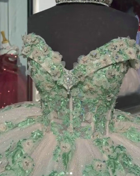 Off Shoulder Green On Pink Quinceanera Dresses V Neck Lace Appliques 15 Dress