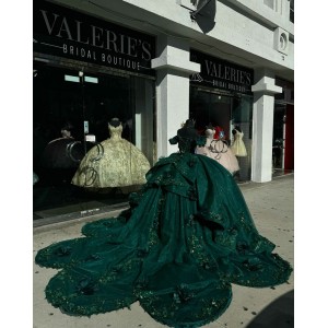 Off Shoulder Green Quinceanera Dresses Sweetheart Neck Metallic Sequin Crystal  15 Dress With 3D Floral Appliques