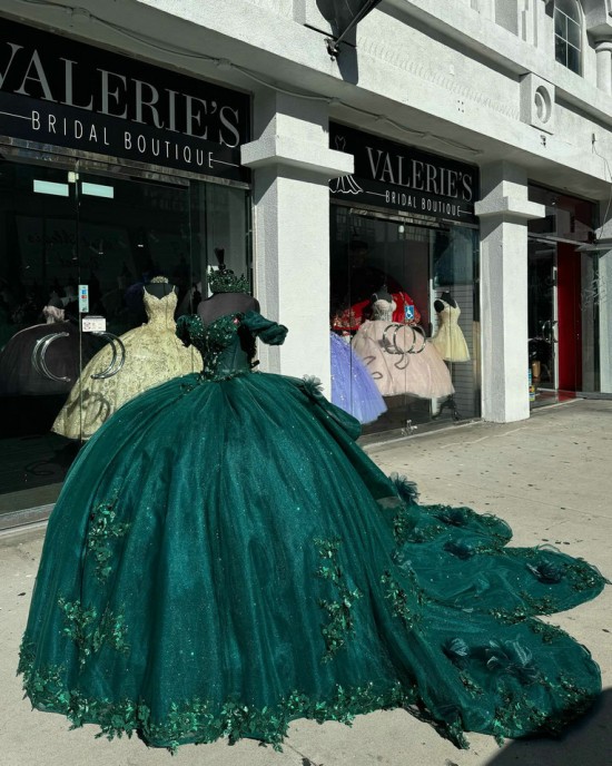 Off Shoulder Green Quinceanera Dresses Sweetheart Neck Metallic Sequin Crystal  15 Dress With 3D Floral Appliques