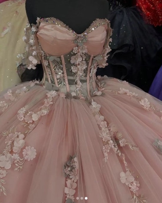 Off Shoulder Pink Quince Dress Sweetheart Neck 3D Flowers Ball Gown Lace Appliques 15 Dresses