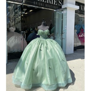 Off Shoulder Sage Green Quinceanera Dress Sweetheart Lace Appliques 15 Dresses With Three Dimensional Butterfly