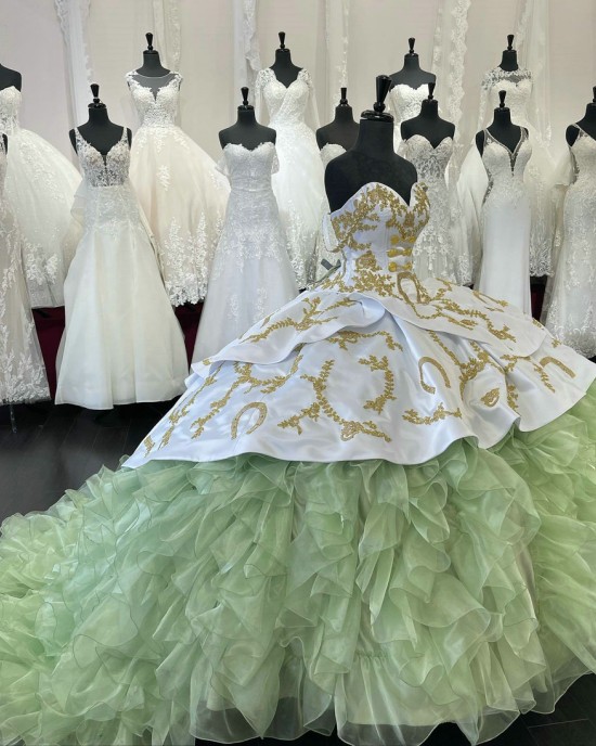 Ruffled Green On White Quinceanera Dress Sweetheart Metallic Sequin 15 Dresses Spaghetti Strap Ball Gown