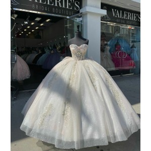 Sleeveless Ivory Quinceanera Dress Sweetheart Sequin Crystal 15 Dresses With Bow Ball Gown