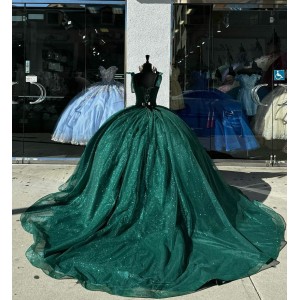 Sweetheart Neck Emerald Green Quinceanera Dresses Spaghetti Strap Ball Gown Metallic Sequin Beading 15 Dress