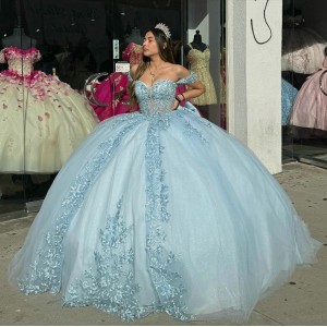 Sweetheart Neck Sky Blue Quinceanera Dresses Sheer Bodice Ball Gown Lace Applique 15 Dress With Bow