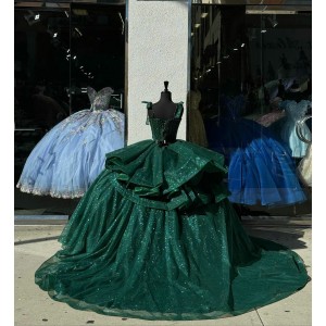 Sweetheart Neck Tiered Emerald Green Quinceanera Dresses Spaghetti Strap Ball Gown Metallic Sequin Beading 15 Dress