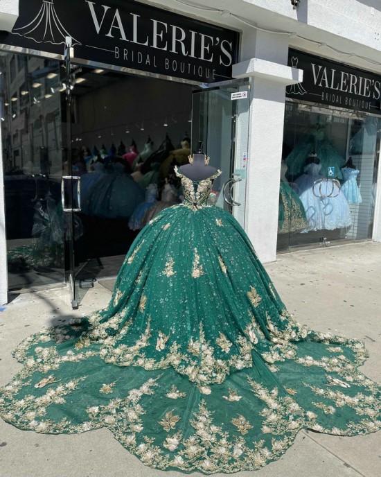 V Neck Green Quinceanera Dress Off Shoulder 15 Dresses With 3D Floral Appliques