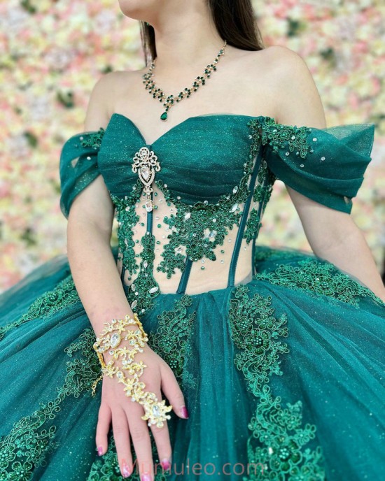 Off Shoulder Emerald Green Quince Dresses Sheer Bodice Ball Gown Lace Appliques Sweetheart Neck 15 Dress