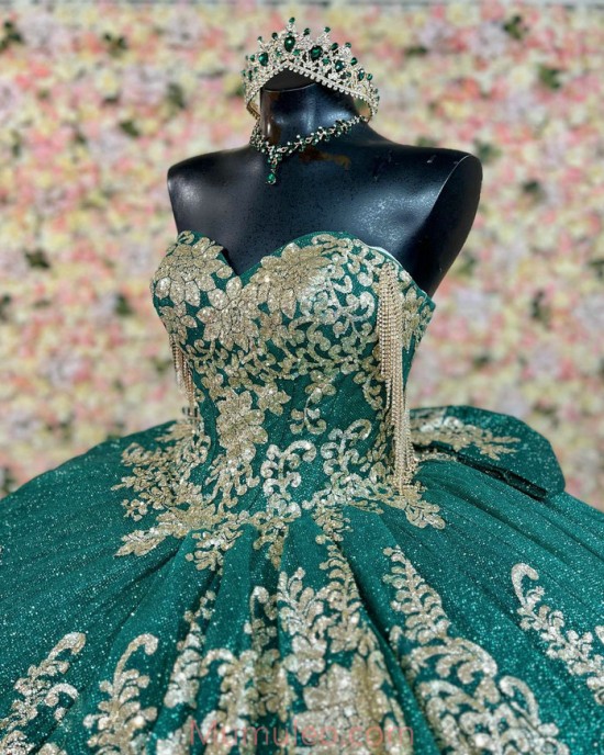 Sleeveless Emerald Green Quinceanera Dresses Lace Appliques Sweetheart Neck 15 Dress With Bow