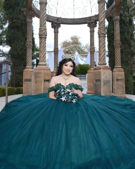 Off Shoulder Emerald Green Quinceanera Dress Sweetheart Neck Lace Appliques 15 Dresses