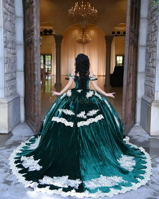 Off Shoulder Emerald Green Quinceanera Dress Sweetheart Neck Metallic Sequin 15 Dresses