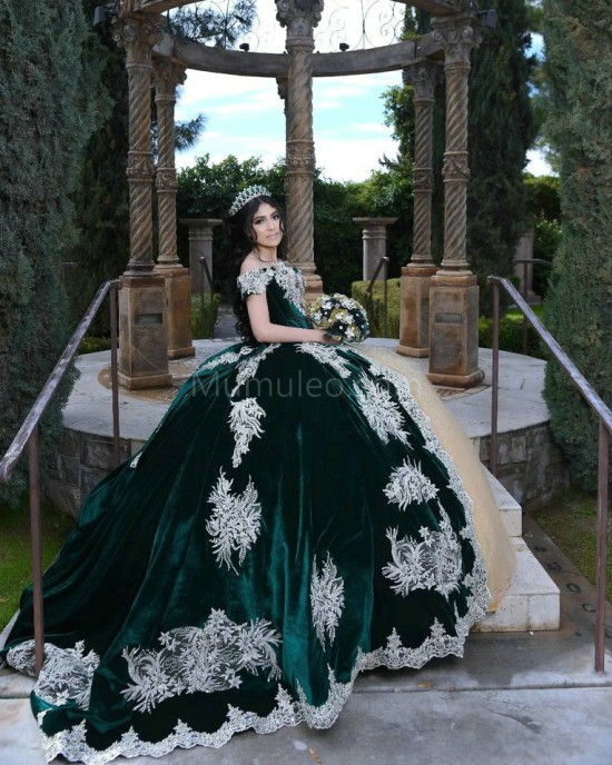 Off Shoulder Emerald Green Quinceanera Dress Sweetheart Neck Metallic Sequin 15 Dresses