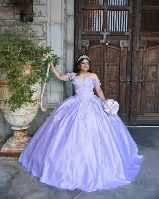 Off Shoulder Lilac Quinceanera Dress Sweetheart Neck Lace Appliques 15 Dresses