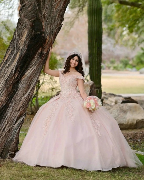 Off Shoulder Pink Quince Dresses Sweetheart Neck Lace Appliques 15 Dress