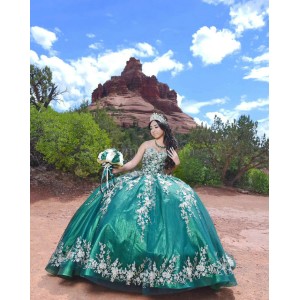 Sleeveless Emerald Green Quinceanera Dress Metallic Leaf Sweetheart Neck 15 Dresses