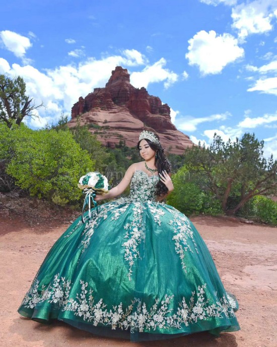 Sleeveless Emerald Green Quinceanera Dress Metallic Leaf Sweetheart Neck 15 Dresses