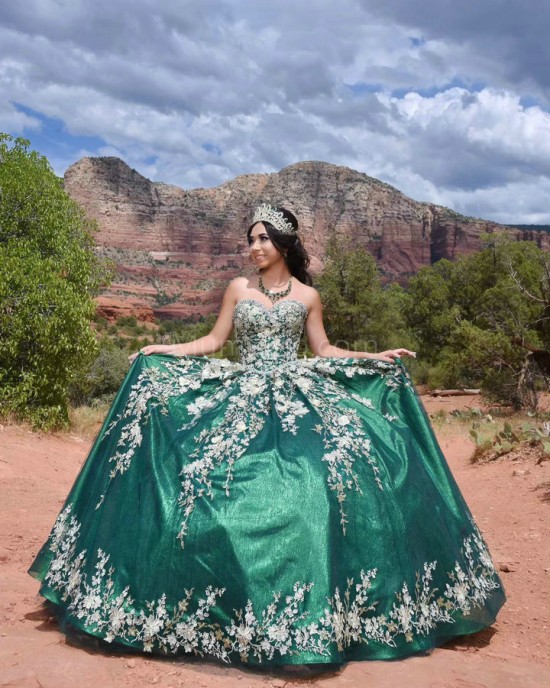 Sleeveless Emerald Green Quinceanera Dress Metallic Leaf Sweetheart Neck 15 Dresses