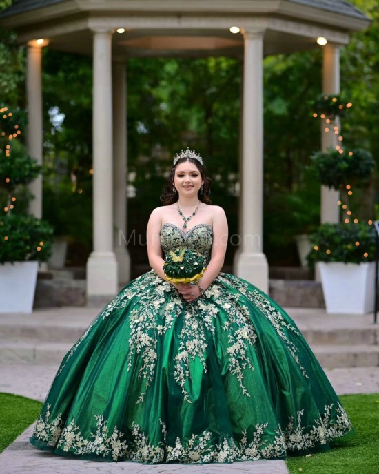 Sleeveless Emerald Green Quinceanera Dress Sweetheart Neck Lace Appliques 15 Dresses