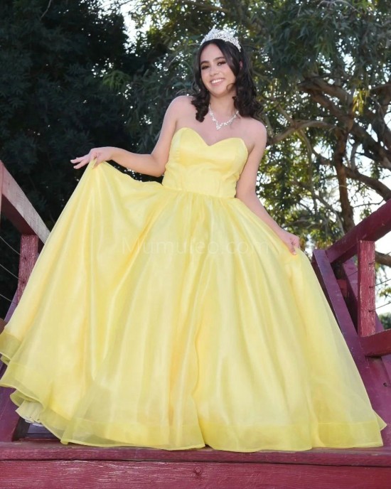 Sleeveless Yellow Quince Dresses Sweetheart Neck 15 Dress