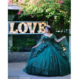 Sweetheart Neck Emerald Green Quinceanera Dress Metallic Sequin Sleeveless 15 Dresses