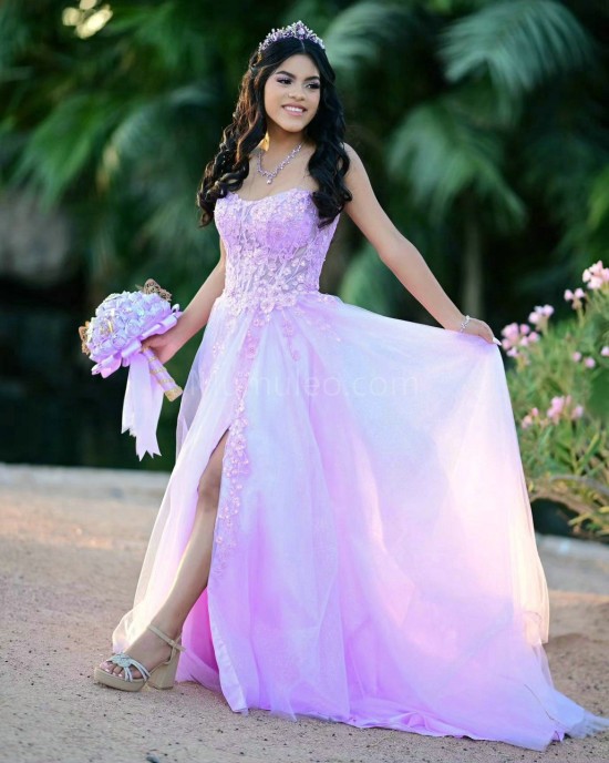 Sweetheart Neck Lilac Quinceanera Dress Lace Appliques Sleeveless 15 Dresses