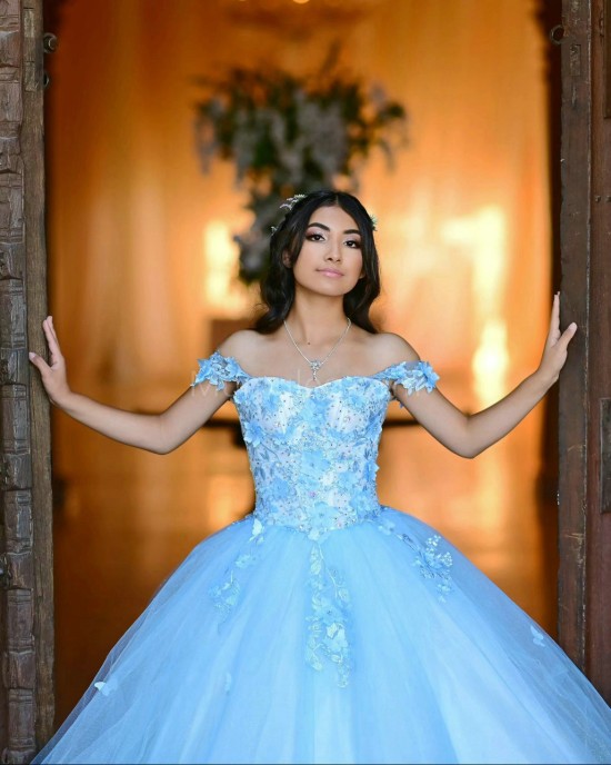 Sweetheart Neck Sky Blue Quinceanera Dress Lace Appliques Off Shoulder 15 Dresses