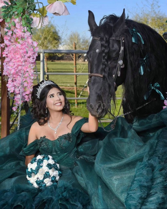 Sweetheart Neck Tiered Emerald Green Quinceanera Dress Off Shoulder 15 Dresses