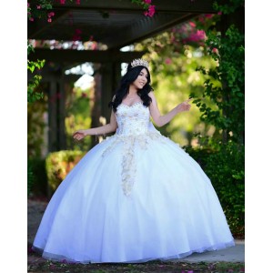 Sweetheart Neck White Quinceanera Dress Lace Appliques Sleeveless 15 Dresses With Bow