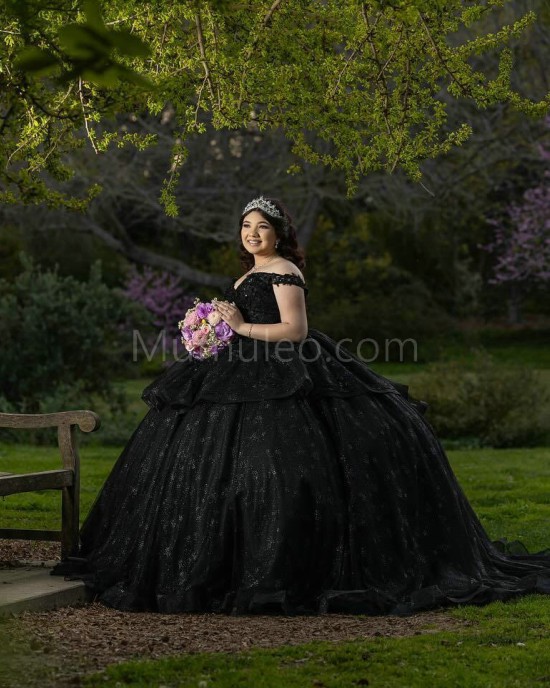 Off Shoulder Black Quinceanera Dresses Sweetheart Neck Lace Appliques 15 Dress