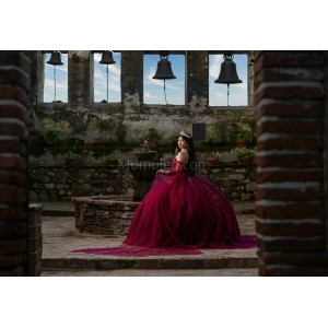 Off Shoulder Burgundy Quinceanera Dresses Sweetheart Neck Lace Appliques 15 Dress