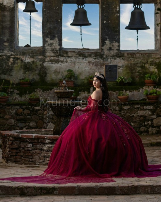 Off Shoulder Burgundy Quinceanera Dresses Sweetheart Neck Lace Appliques 15 Dress