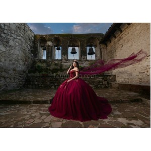 Off Shoulder Burgundy Quinceanera Dresses Sweetheart Neck Lace Appliques 15 Dress