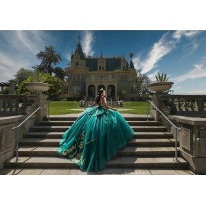 Off Shoulder Emerald Green Quinceanera Dresses Crystal Lace Appliques Sweetheart Neck 15 Dress