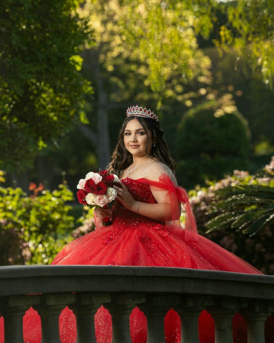 Off Shoulder Red Quinceanera Dresses Lace Appliques Sweetheart Neck Ball Gown 15 Dress