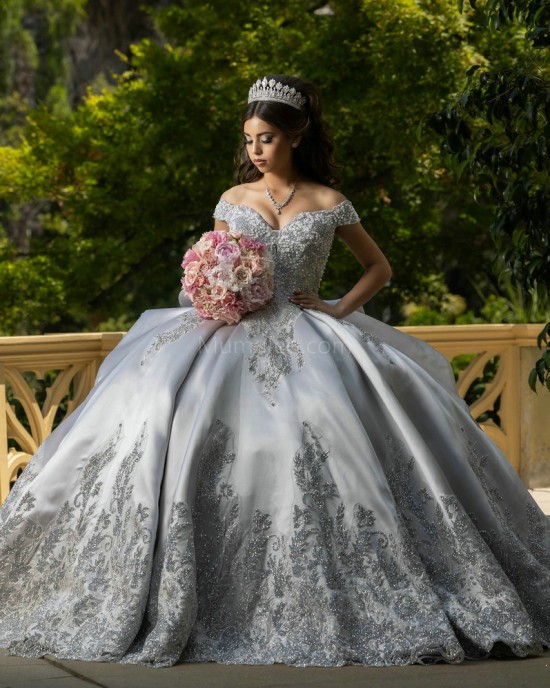 Off Shoulder Silver Quinceanera Dresses Lace Appliques Sweetheart Neck 15 Dress