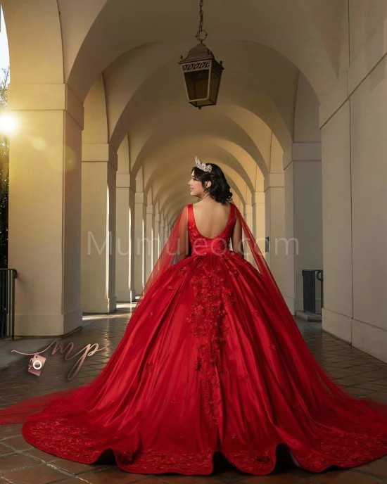 Scoop Neck Red Quinceanera Dresses Lace Appliques Sleeveless 15 Dress