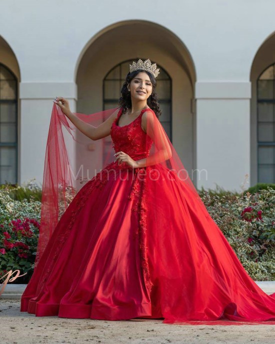 Scoop Neck Red Quinceanera Dresses Lace Appliques Sleeveless 15 Dress