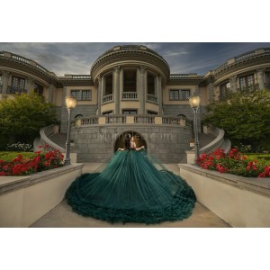 Spaghetti Strap Tiered Emerald Green Quinceanera Dresses Metallic Sequin V Neck 15 Dress