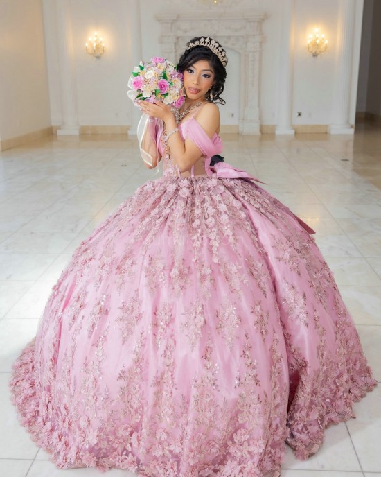 Off Shoulder Pink Quinceanera Dress Sweetheart Neck 3D Flowers 15 Dresses With Bow