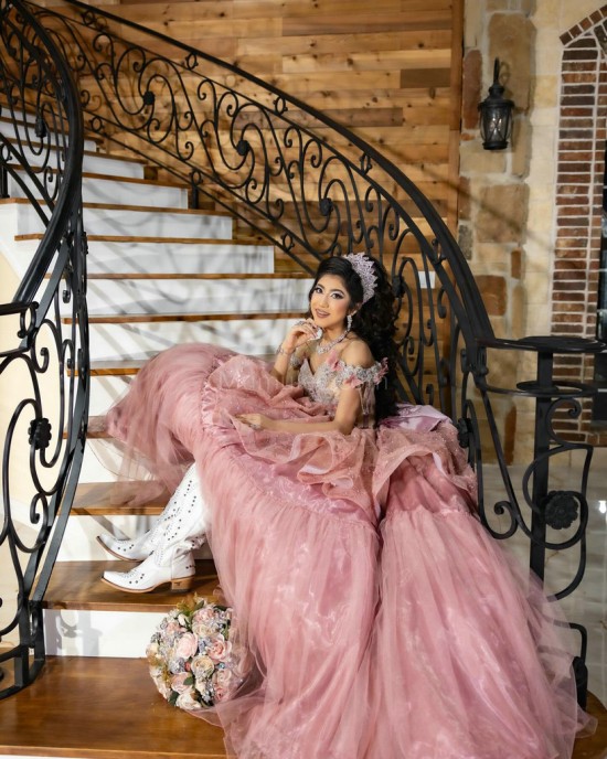 Off Shoulder Pink Quinceanera Dress Sweetheart Neck Lace Appliques 15 Dresses With Bow