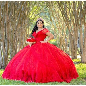 Off Shoulder Red Quinceanera Dress Lace Appliques Sweetheart Neck 15 Dresses