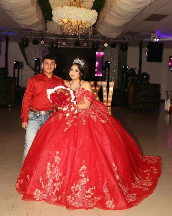 Off Shoulder Red Quinceanera Dress Sweetheart Neck Lace Appliques 15 Dresses With Bow